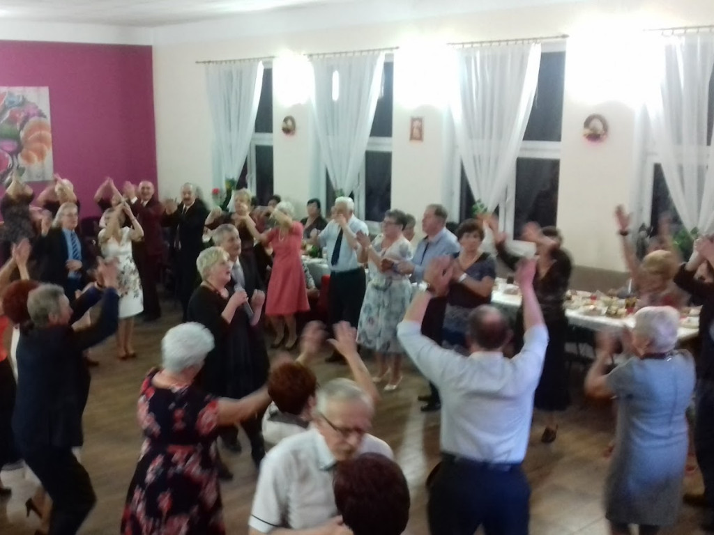 Takiej andrzejkowej zabawy seniorzy długo nie zapomną! Zobacz zdjęcia z wydarzenia