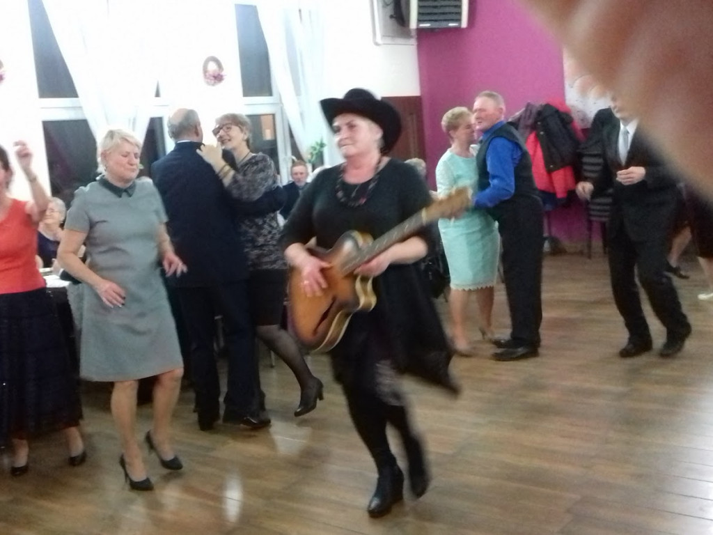 Takiej andrzejkowej zabawy seniorzy długo nie zapomną! Zobacz zdjęcia z wydarzenia