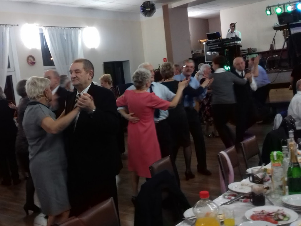 Takiej andrzejkowej zabawy seniorzy długo nie zapomną! Zobacz zdjęcia z wydarzenia