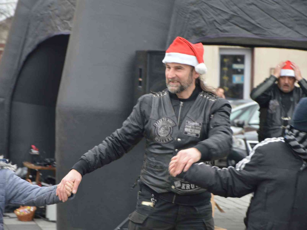 Motomikołaje na kruszwickim rynku. Zobacz blisko 200 zdjęć z wydarzenia [FOTO]