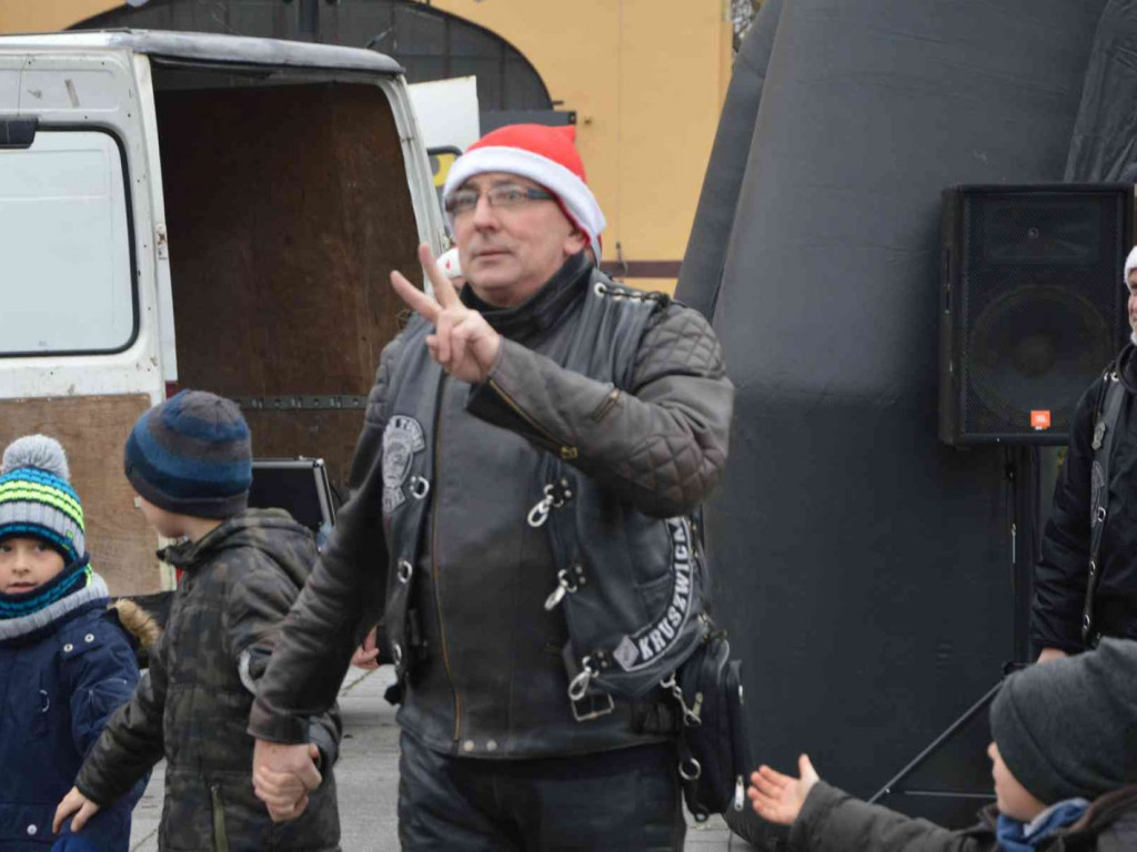 Motomikołaje na kruszwickim rynku. Zobacz blisko 200 zdjęć z wydarzenia [FOTO]