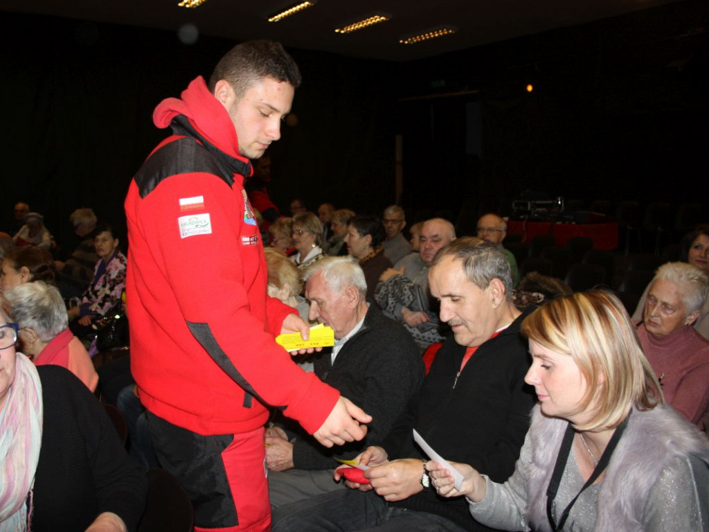 Policjanci i woprowcy debatowali z seniorami [FOTO]