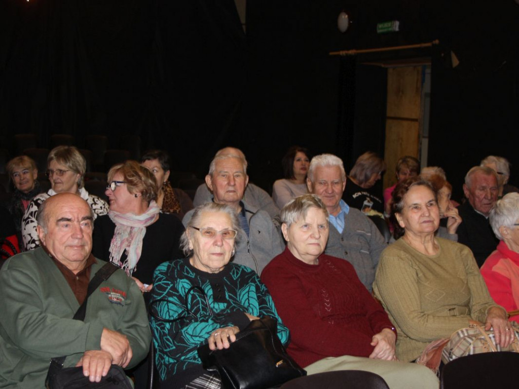 Policjanci i woprowcy debatowali z seniorami [FOTO]