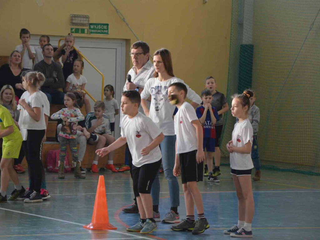 Trwa kolejna edycja Pluszowego Misia. Na hali rywalizują dzieci szkół podstawowych