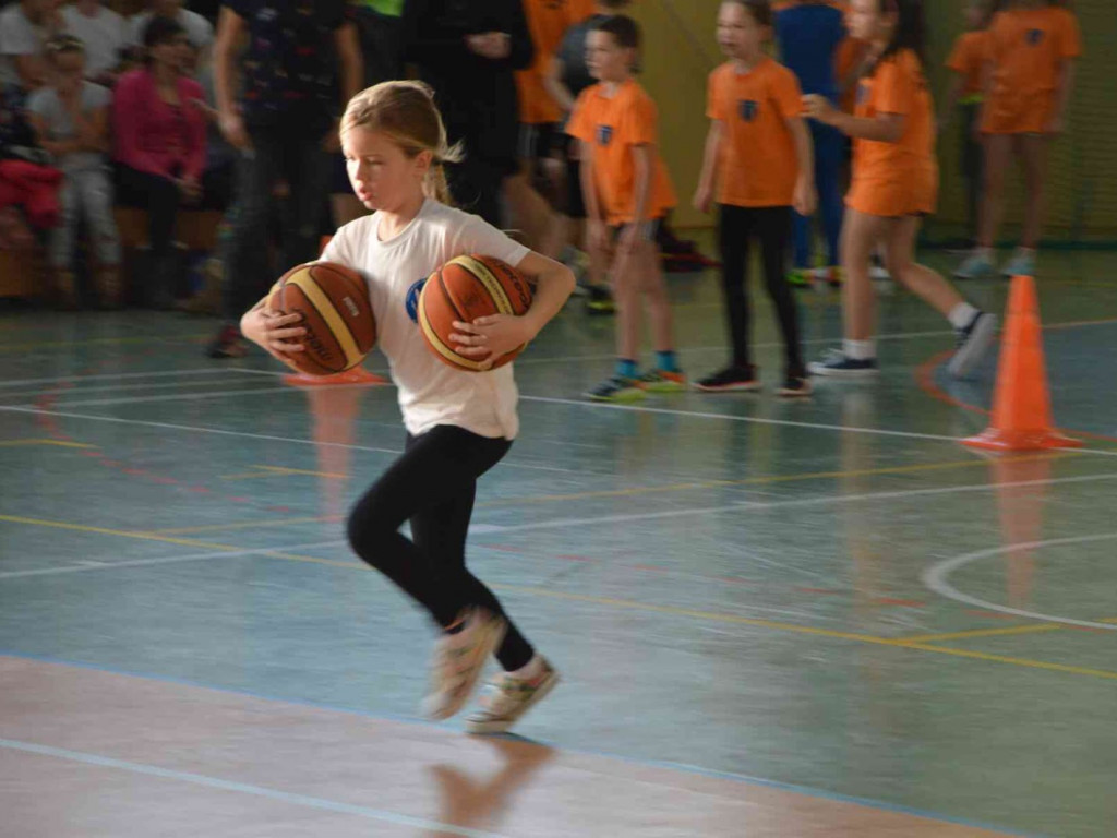 Trwa kolejna edycja Pluszowego Misia. Na hali rywalizują dzieci szkół podstawowych