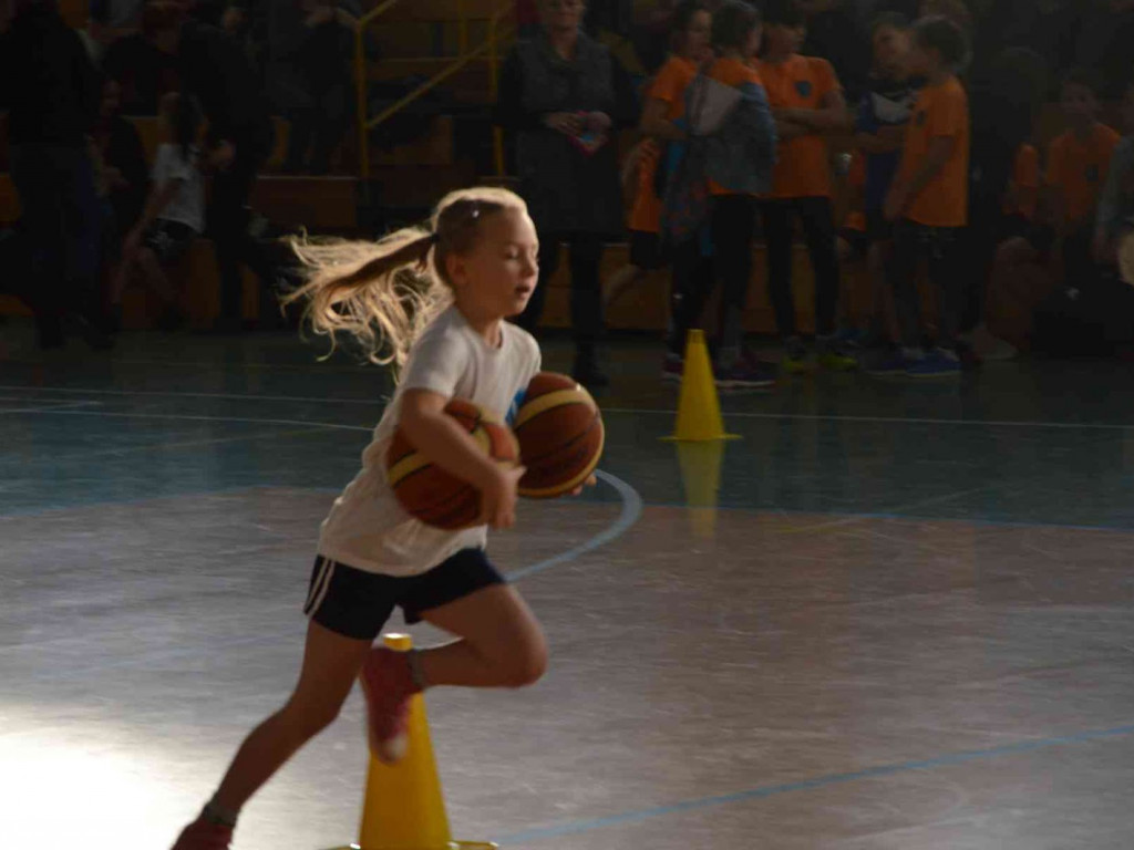 Trwa kolejna edycja Pluszowego Misia. Na hali rywalizują dzieci szkół podstawowych