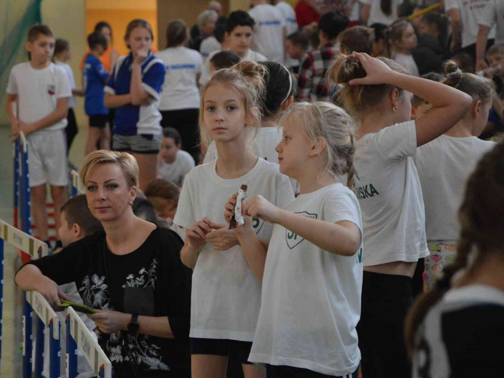 Trwa kolejna edycja Pluszowego Misia. Na hali rywalizują dzieci szkół podstawowych