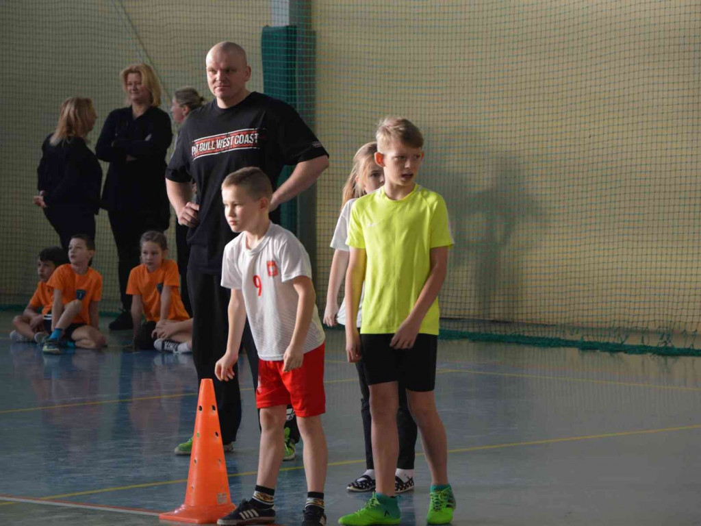 Trwa kolejna edycja Pluszowego Misia. Na hali rywalizują dzieci szkół podstawowych