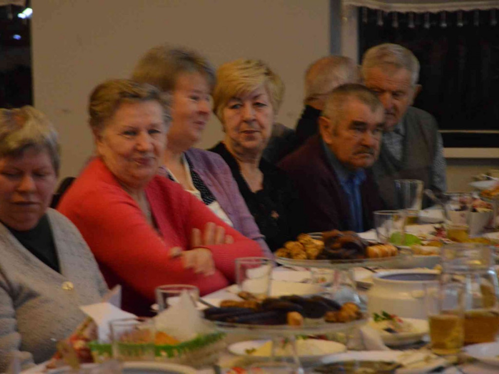 Seniorzy spotkali się przy świątecznym stole [FOTO]