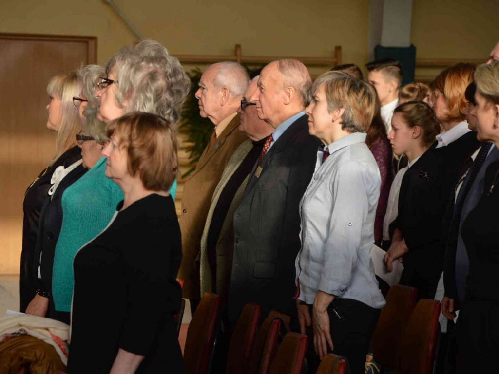 Trwają Obchody Dnia Patrona Szkoły Podstawowej nr 1 w Kruszwicy. Replika sztandaru przekazana placówce [ZDJĘCIA]