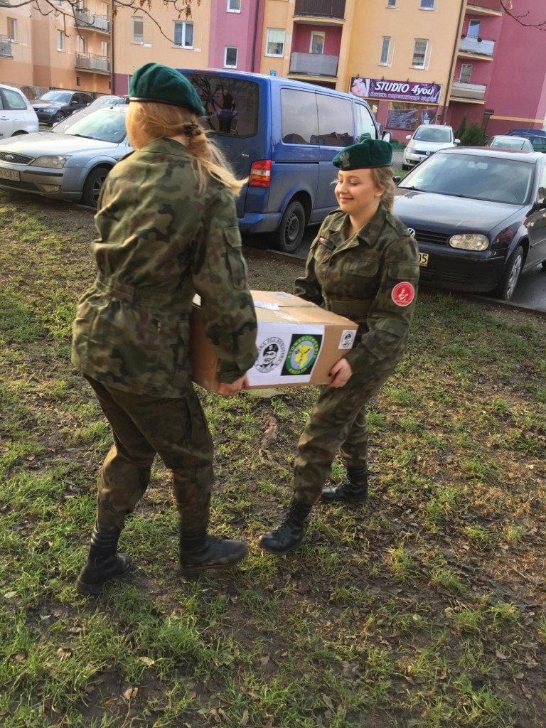 Paczka dla Bohatera. Paczki trafiły do lokalnych bohaterów