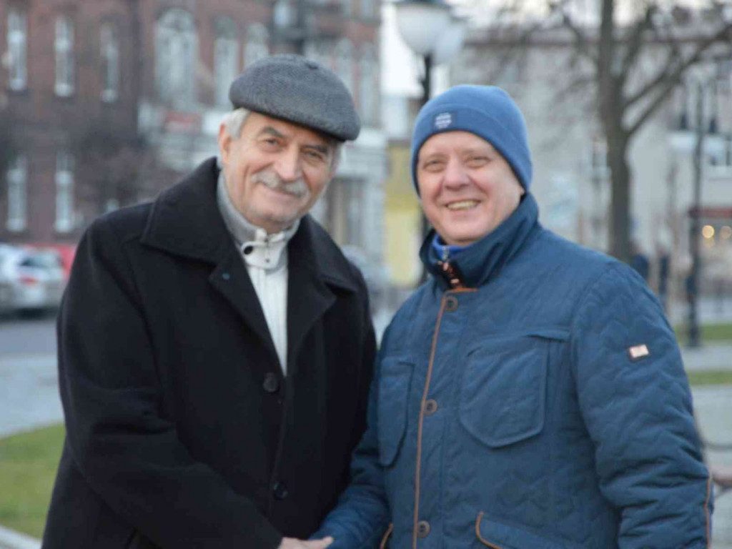 Wspólne kolędowanie na kruszwickim rynku [LIVE]  [FOTO]