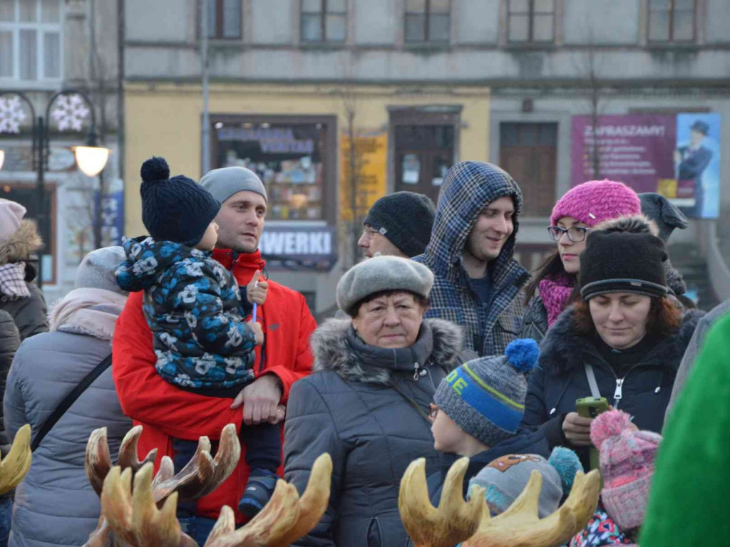 Wspólne kolędowanie na kruszwickim rynku [LIVE]  [FOTO]