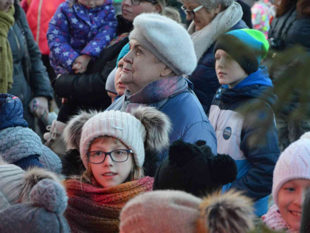 Wspólne kolędowanie na kruszwickim rynku [LIVE]  [FOTO]