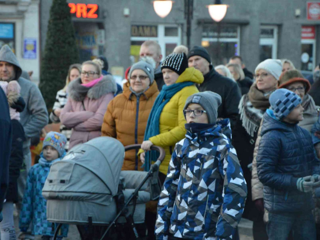 Wspólne kolędowanie na kruszwickim rynku [LIVE]  [FOTO]