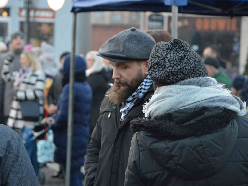 Wspólne kolędowanie na kruszwickim rynku [LIVE]  [FOTO]