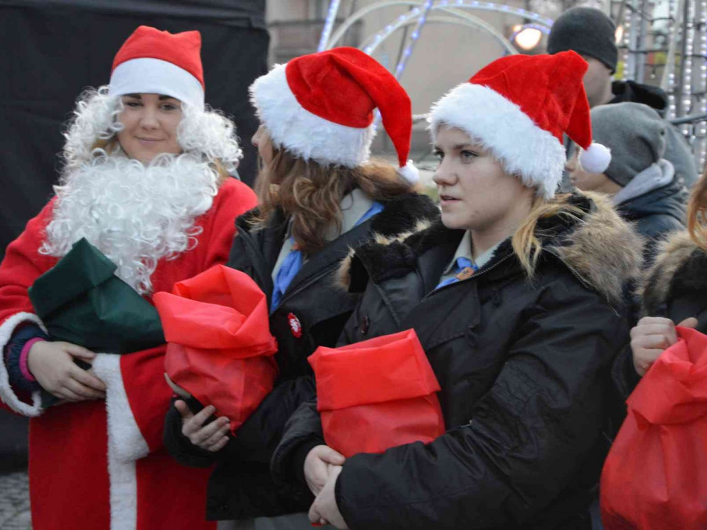 Wspólne kolędowanie na kruszwickim rynku [LIVE]  [FOTO]