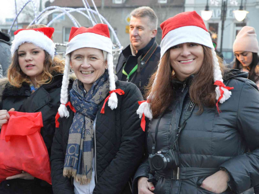 Wspólne kolędowanie na kruszwickim rynku [LIVE]  [FOTO]