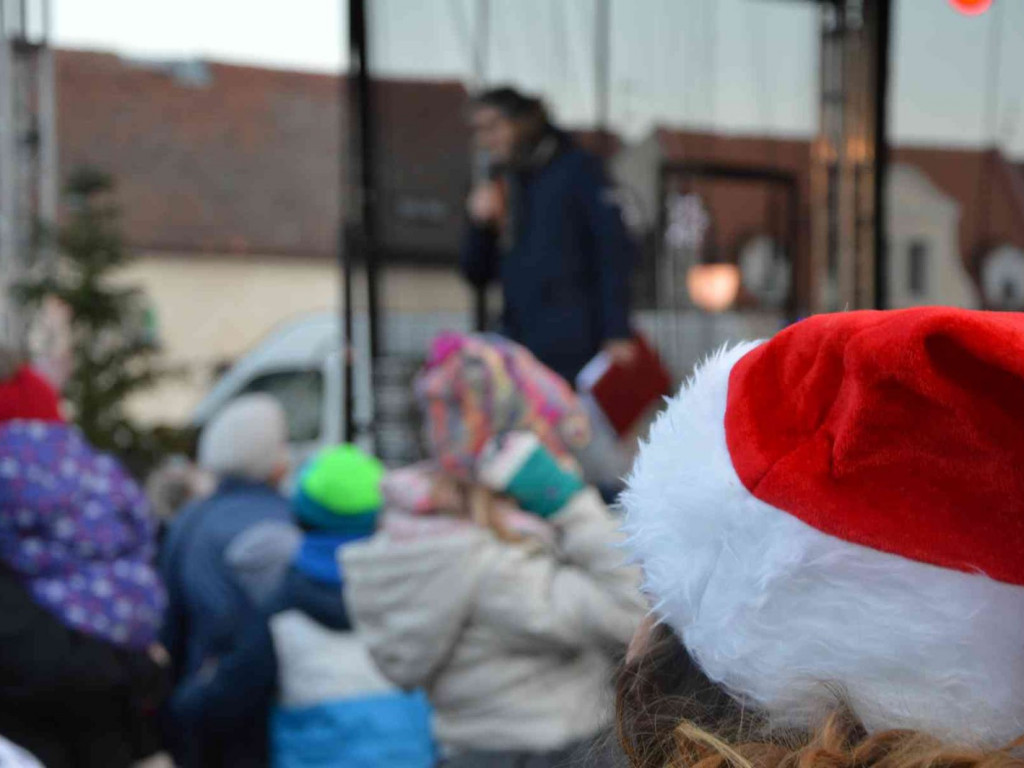 Wspólne kolędowanie na kruszwickim rynku [LIVE]  [FOTO]