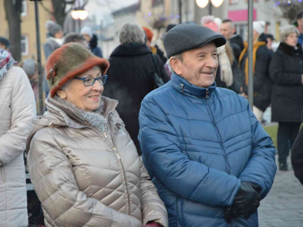 Wspólne kolędowanie na kruszwickim rynku [LIVE]  [FOTO]