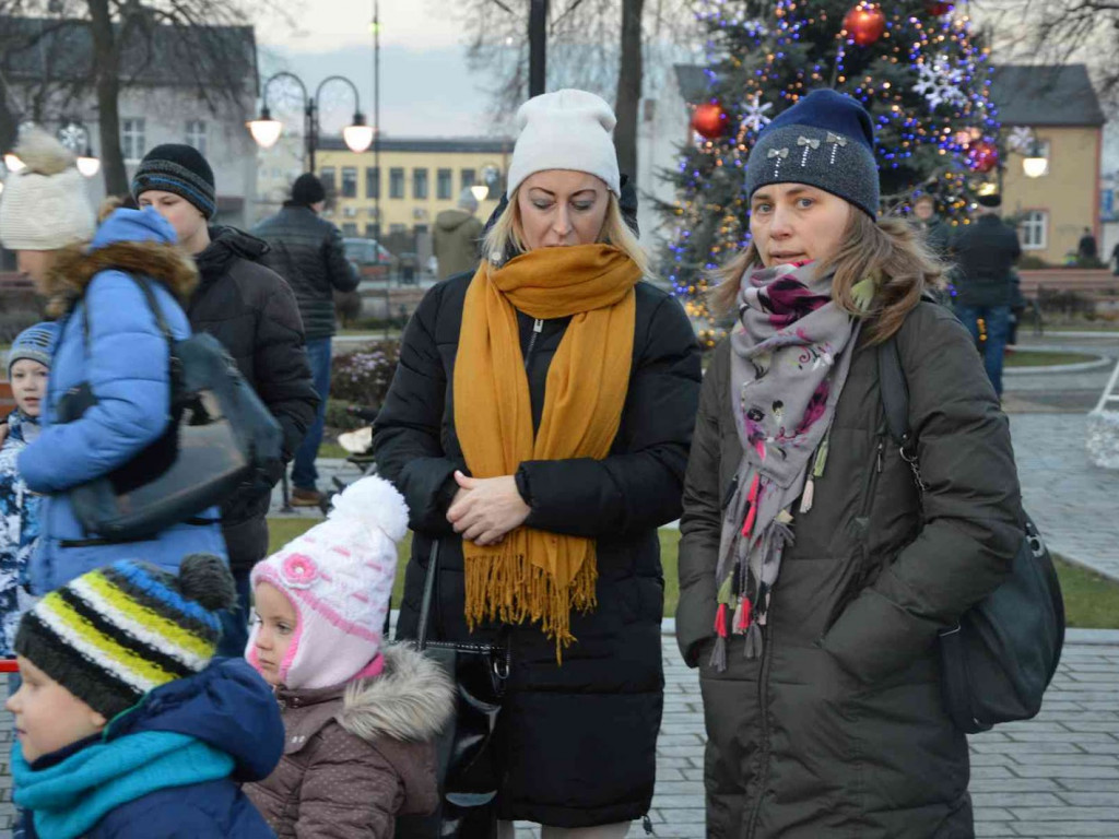 Wspólne kolędowanie na kruszwickim rynku [LIVE]  [FOTO]
