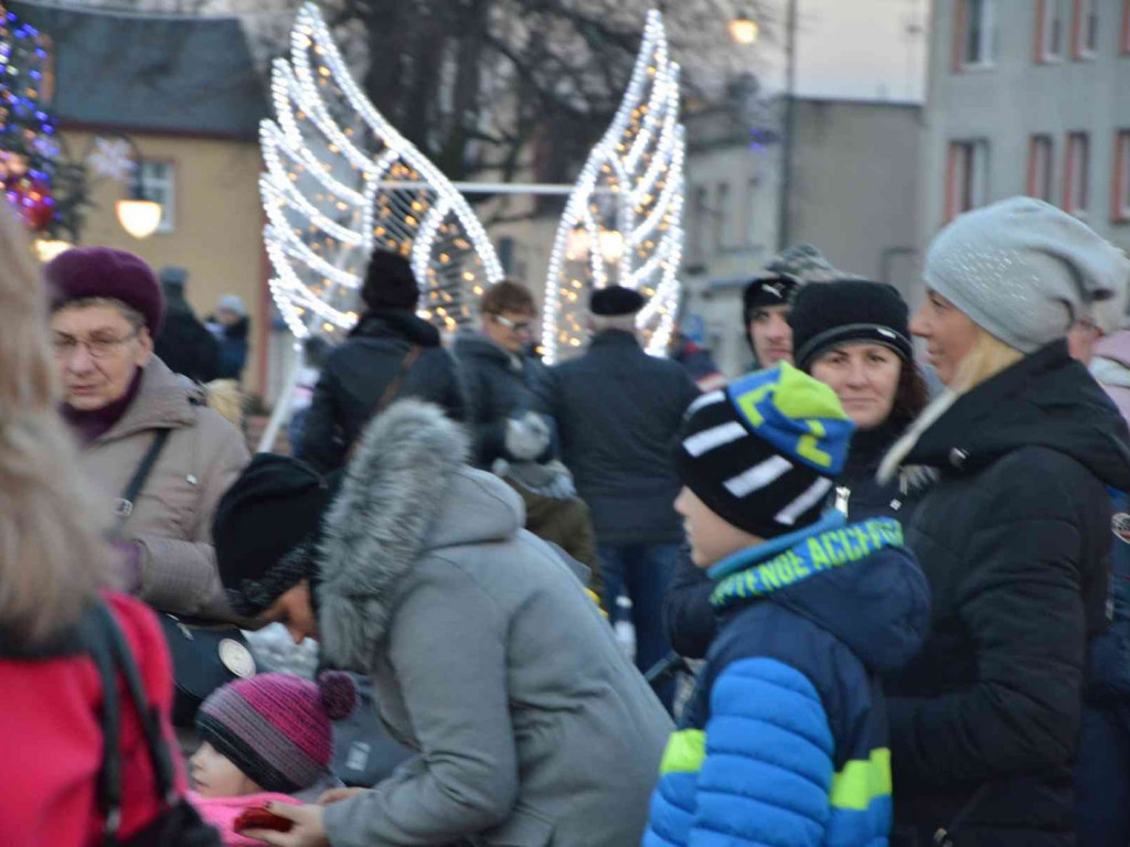 Wspólne kolędowanie na kruszwickim rynku [LIVE]  [FOTO]