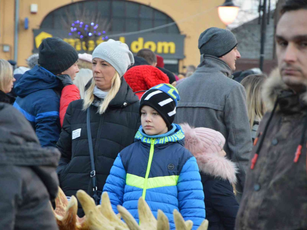 Wspólne kolędowanie na kruszwickim rynku [LIVE]  [FOTO]
