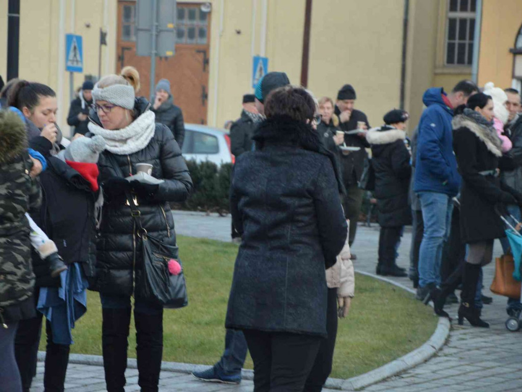 Wspólne kolędowanie na kruszwickim rynku [LIVE]  [FOTO]
