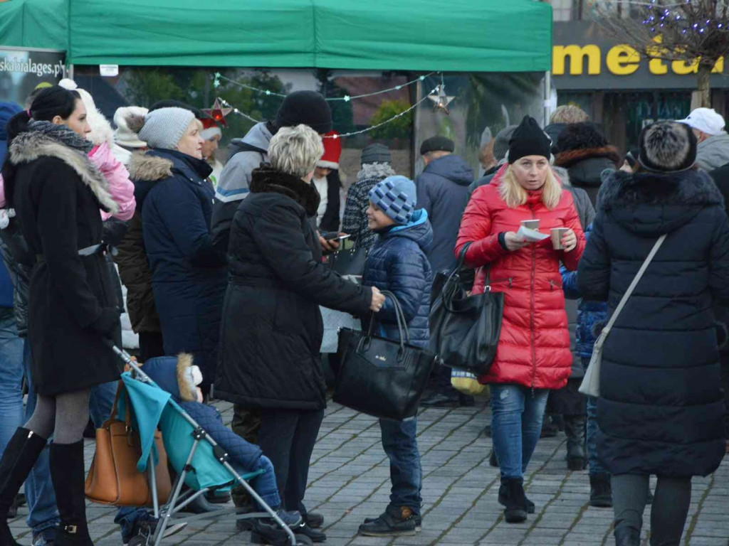 Wspólne kolędowanie na kruszwickim rynku [LIVE]  [FOTO]