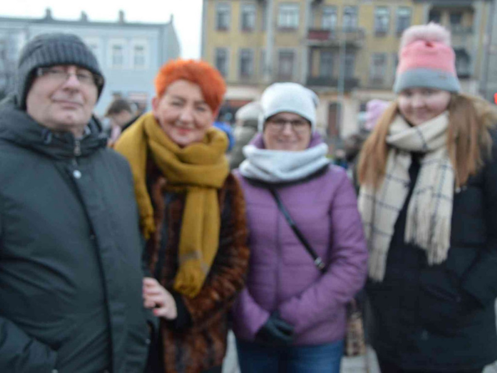 Wspólne kolędowanie na kruszwickim rynku [LIVE]  [FOTO]