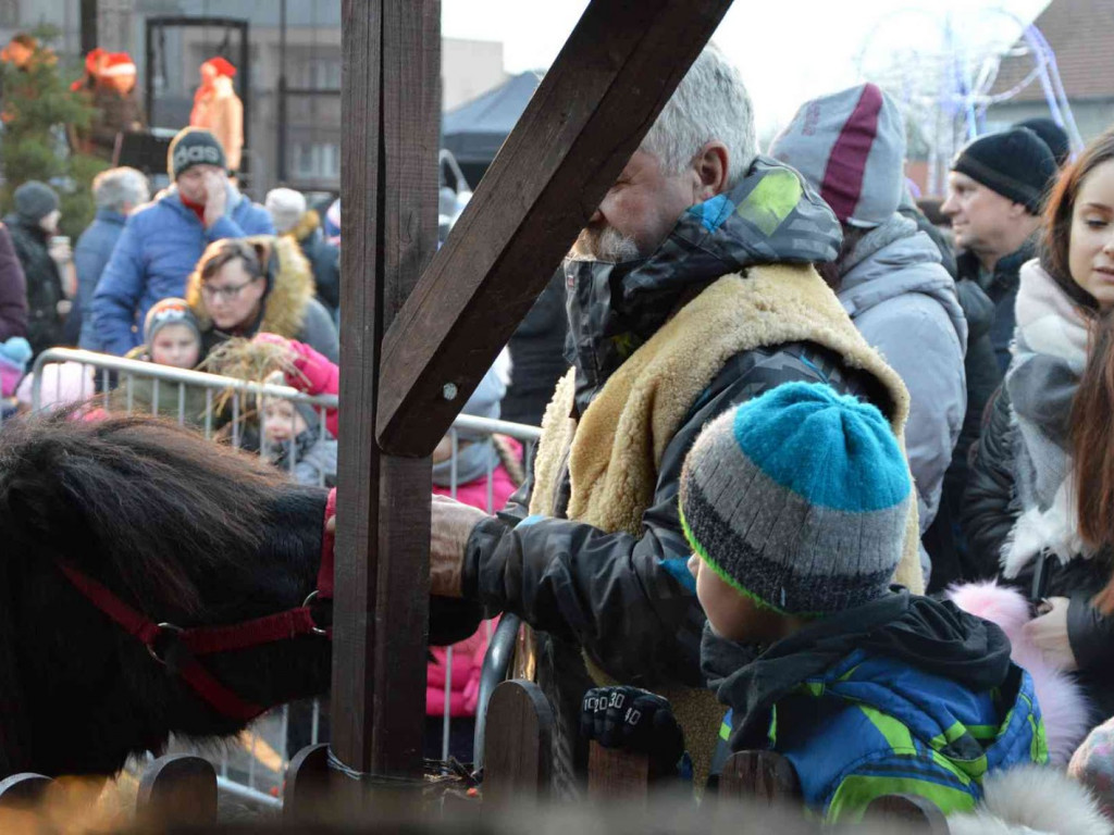 Wspólne kolędowanie na kruszwickim rynku [LIVE]  [FOTO]