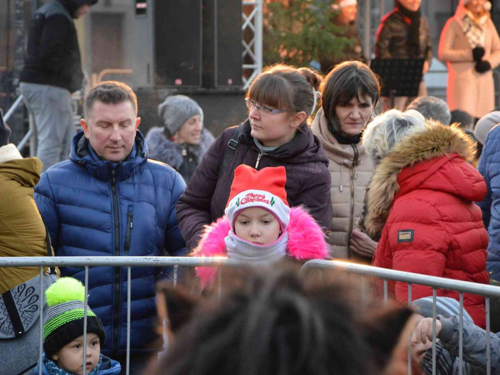 Wspólne kolędowanie na kruszwickim rynku [LIVE]  [FOTO]