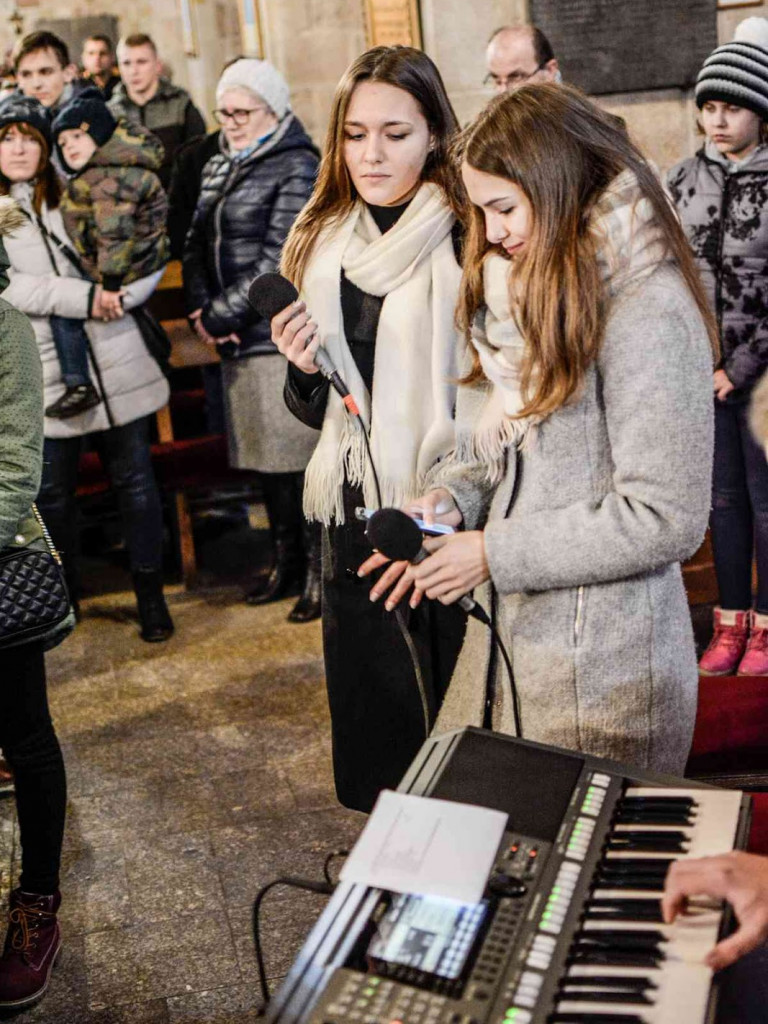 Wspólnie kolędowali w kruszwickiej kolegiacie [FOTO+VIDEO]