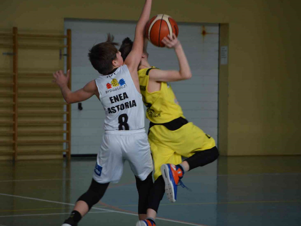 UKS Basket zmierzył się z Eneą Astorią Bydgoszcz. Kruszwiczanie górą [FOTO]