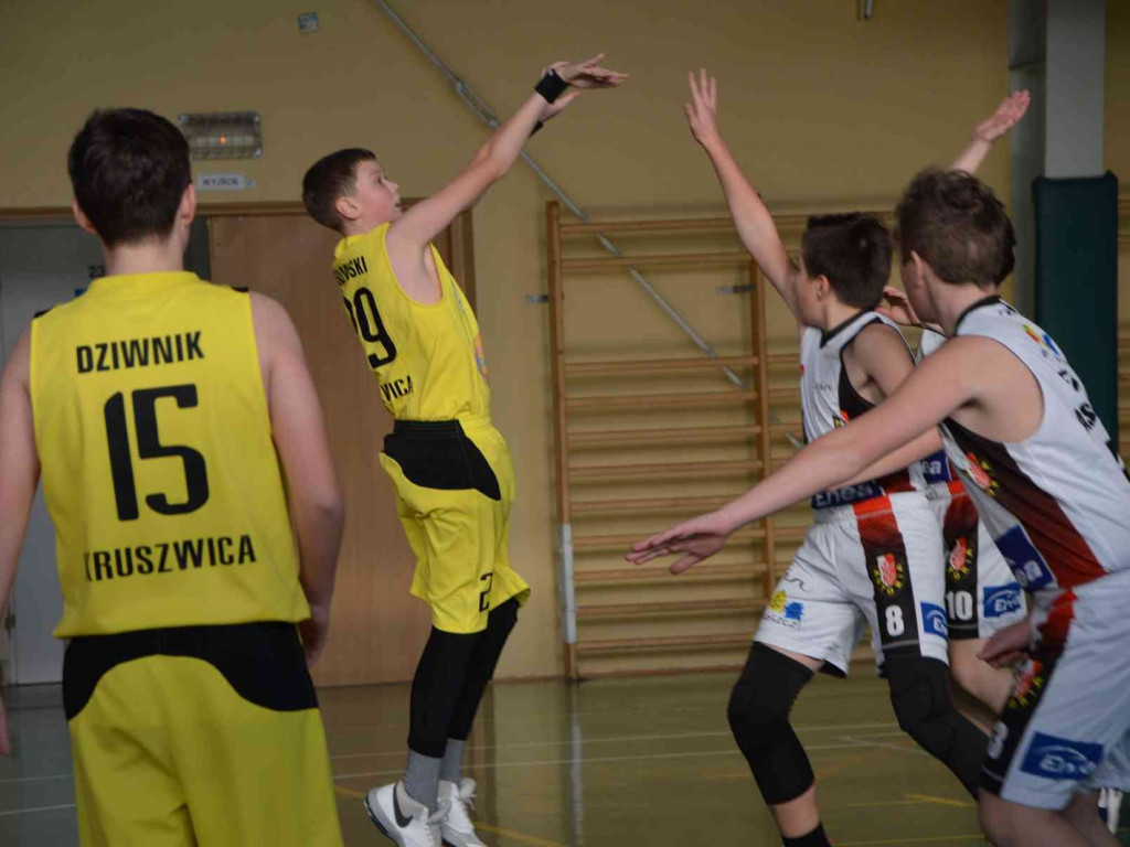 UKS Basket zmierzył się z Eneą Astorią Bydgoszcz. Kruszwiczanie górą [FOTO]