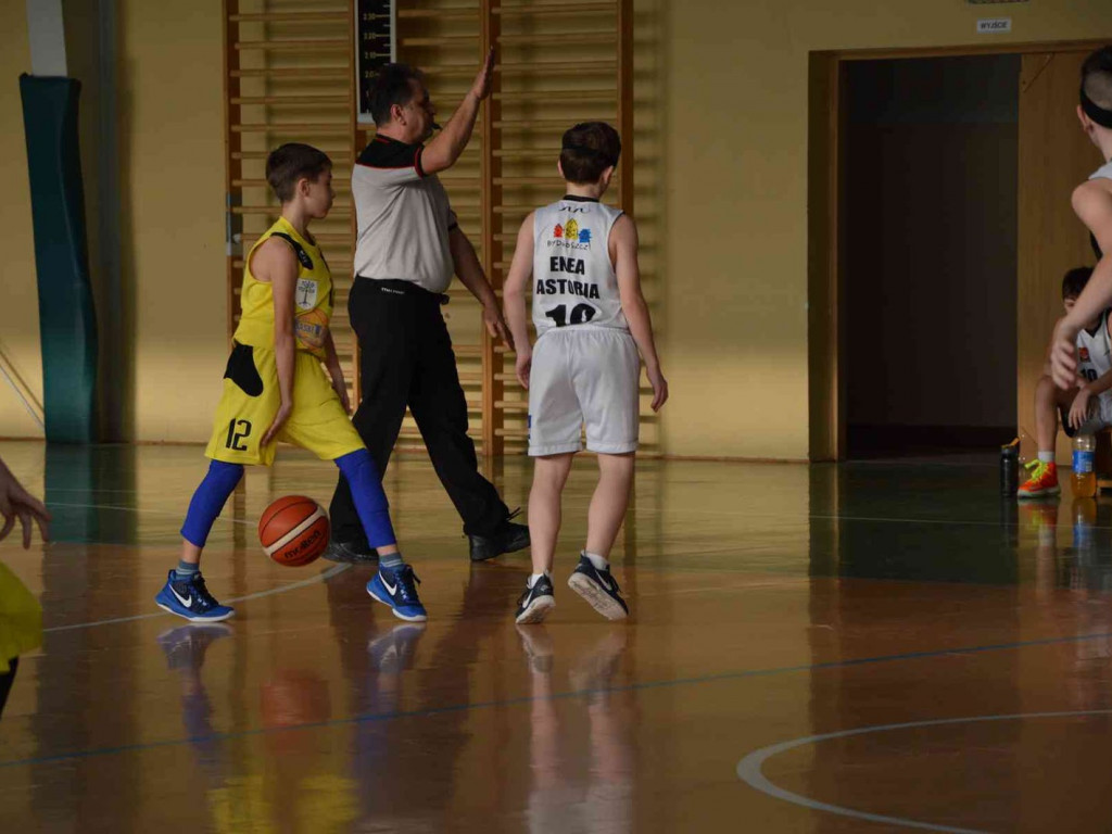 UKS Basket zmierzył się z Eneą Astorią Bydgoszcz. Kruszwiczanie górą [FOTO]