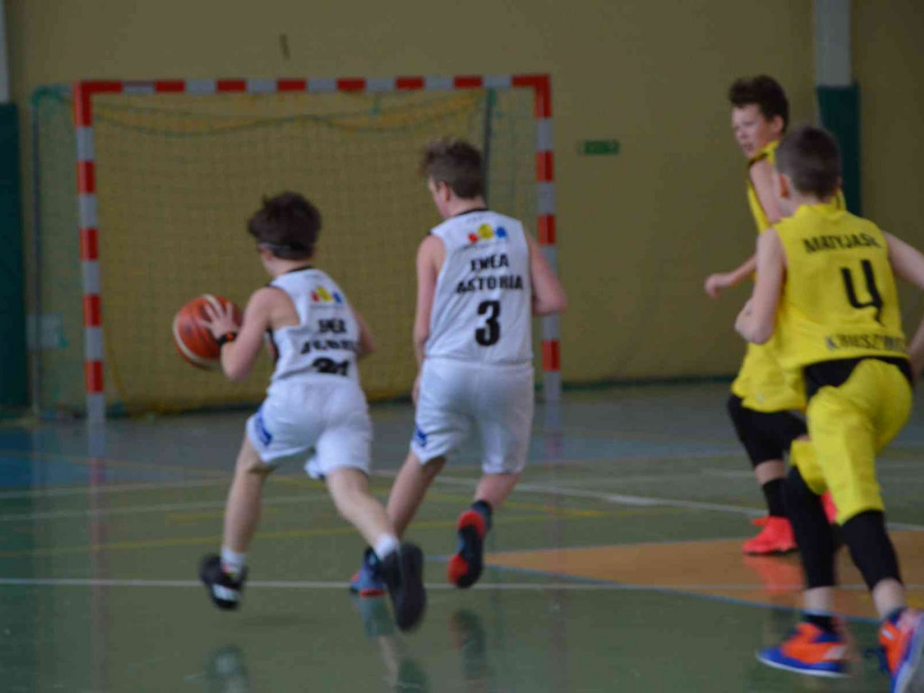 UKS Basket zmierzył się z Eneą Astorią Bydgoszcz. Kruszwiczanie górą [FOTO]