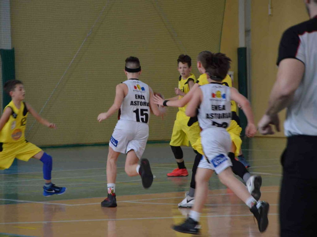 UKS Basket zmierzył się z Eneą Astorią Bydgoszcz. Kruszwiczanie górą [FOTO]