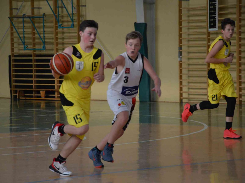 UKS Basket zmierzył się z Eneą Astorią Bydgoszcz. Kruszwiczanie górą [FOTO]