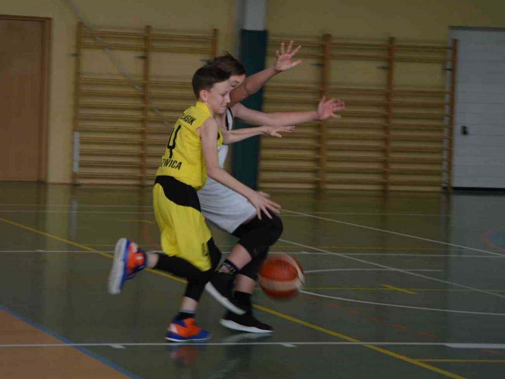 UKS Basket zmierzył się z Eneą Astorią Bydgoszcz. Kruszwiczanie górą [FOTO]