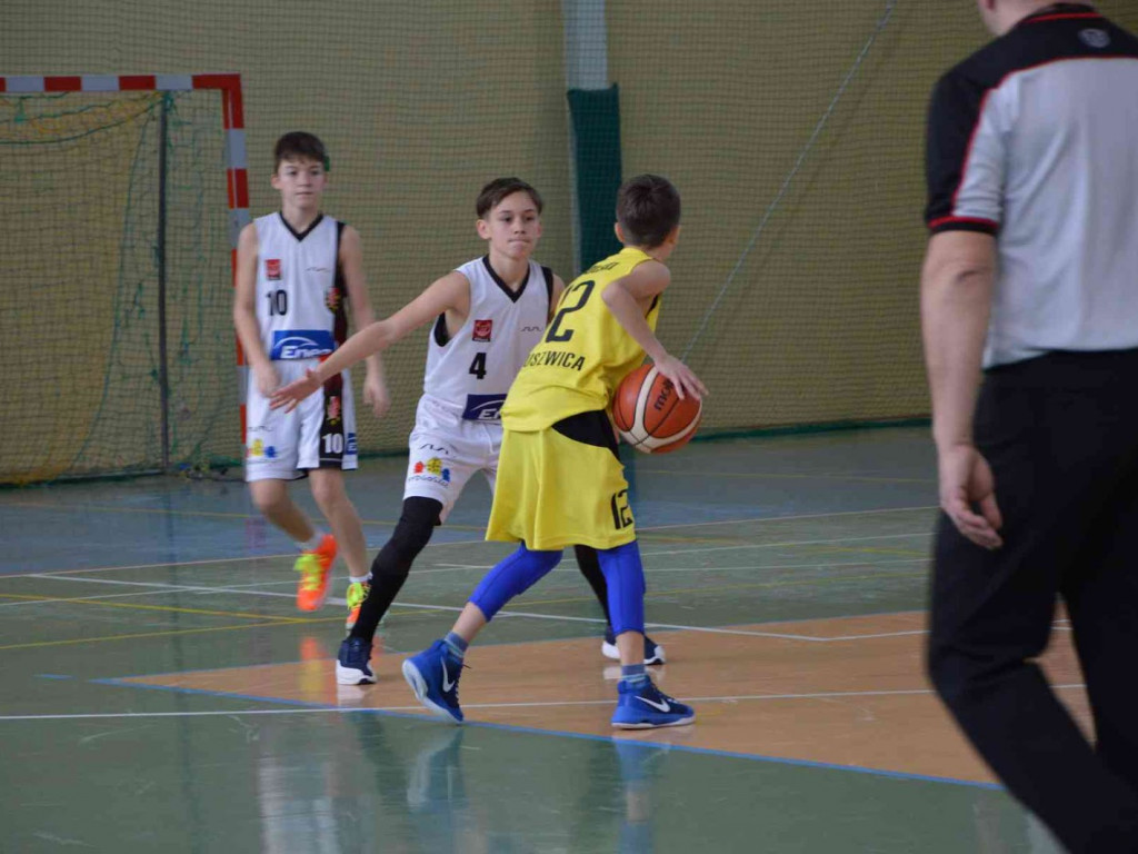 UKS Basket zmierzył się z Eneą Astorią Bydgoszcz. Kruszwiczanie górą [FOTO]