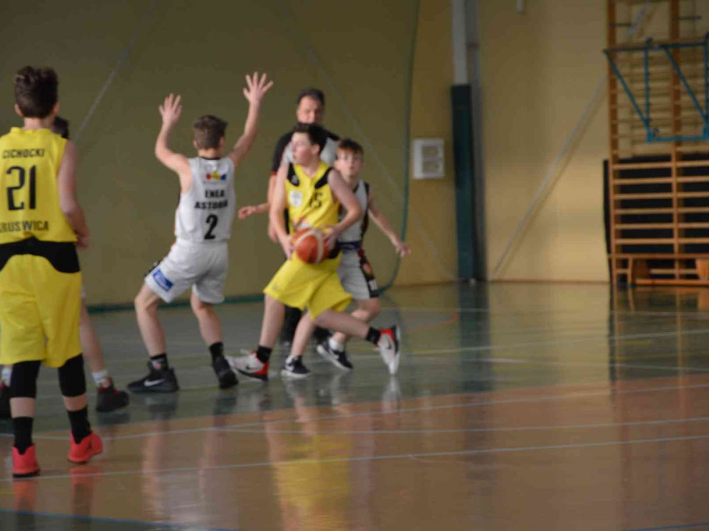 UKS Basket zmierzył się z Eneą Astorią Bydgoszcz. Kruszwiczanie górą [FOTO]