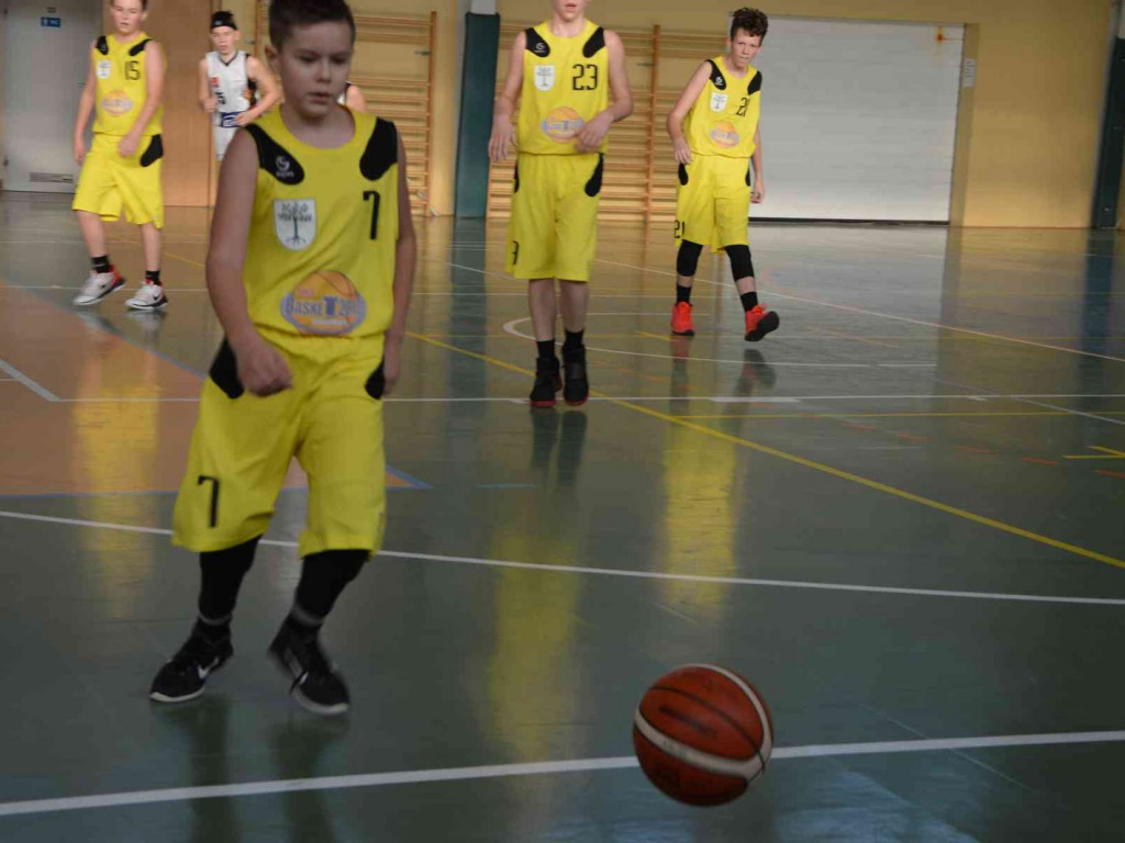 UKS Basket zmierzył się z Eneą Astorią Bydgoszcz. Kruszwiczanie górą [FOTO]