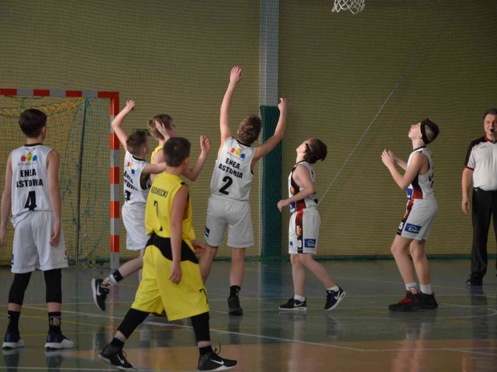UKS Basket zmierzył się z Eneą Astorią Bydgoszcz. Kruszwiczanie górą [FOTO]