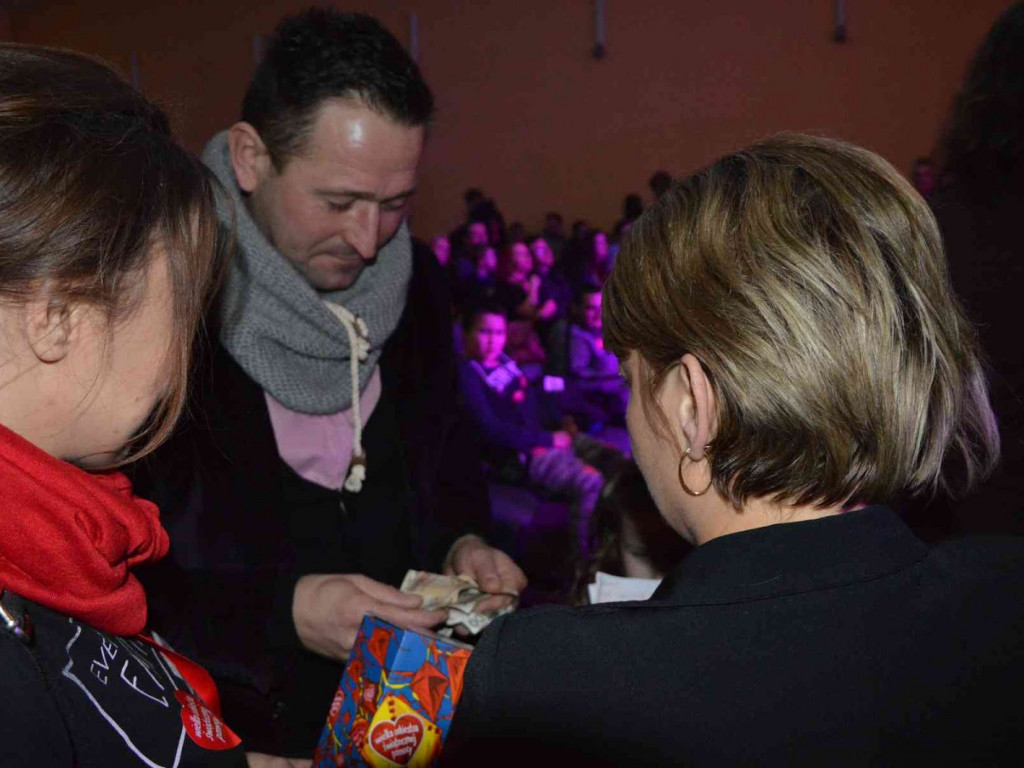 Kruszwiczanie chętnie licytowali fanty i nagrody. Zobacz zdjęcia z wydarzenia