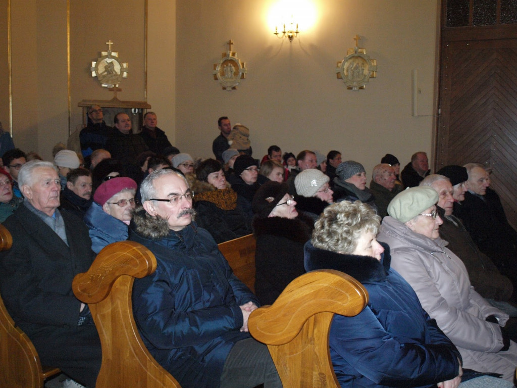 Chór Halka w świątecznym klimacie wystąpił w Kruszwicy [FOTO]