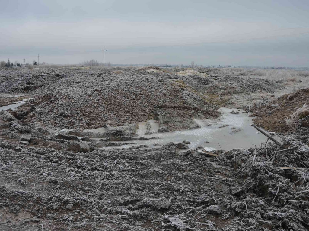 Na Wrzosowej zmagają się z problemem podtopień. Czy droga ulegnie zniszczeniu? - MojaKruszwica.pl