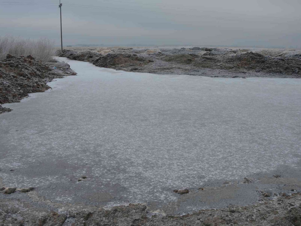 Na Wrzosowej zmagają się z problemem podtopień. Czy droga ulegnie zniszczeniu? - MojaKruszwica.pl
