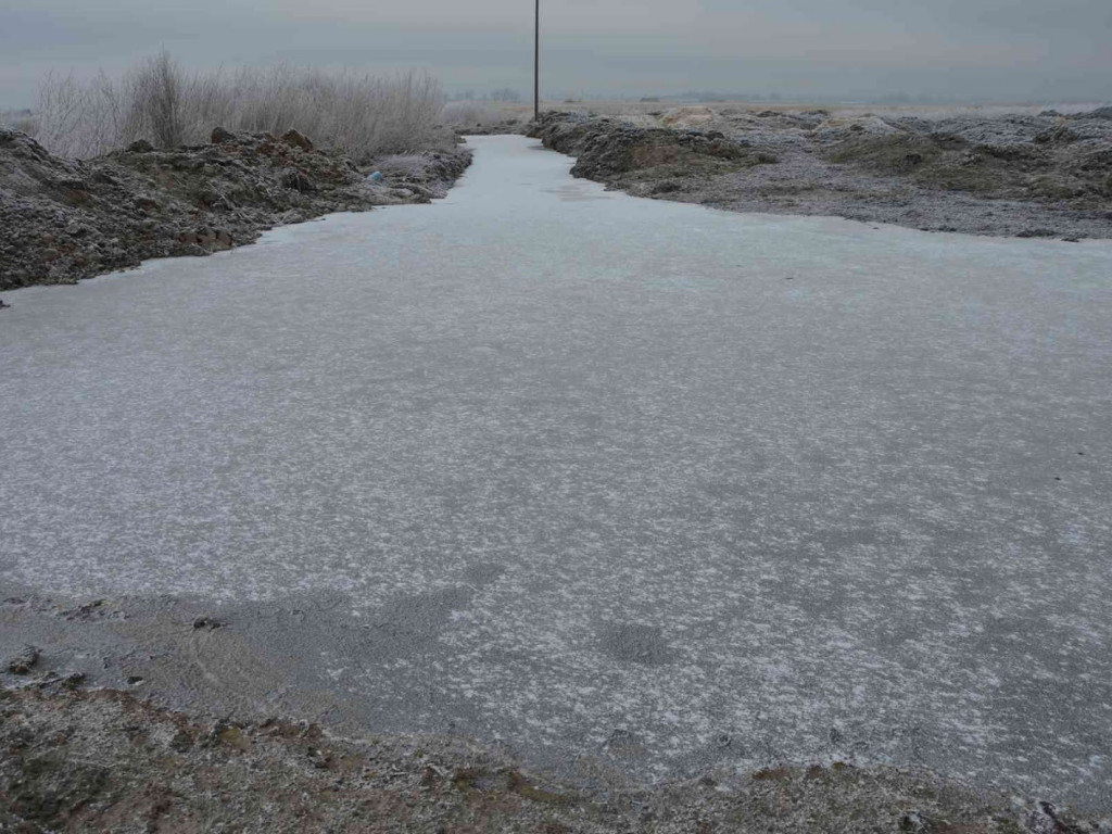 Na Wrzosowej zmagają się z problemem podtopień. Czy droga ulegnie zniszczeniu? - MojaKruszwica.pl