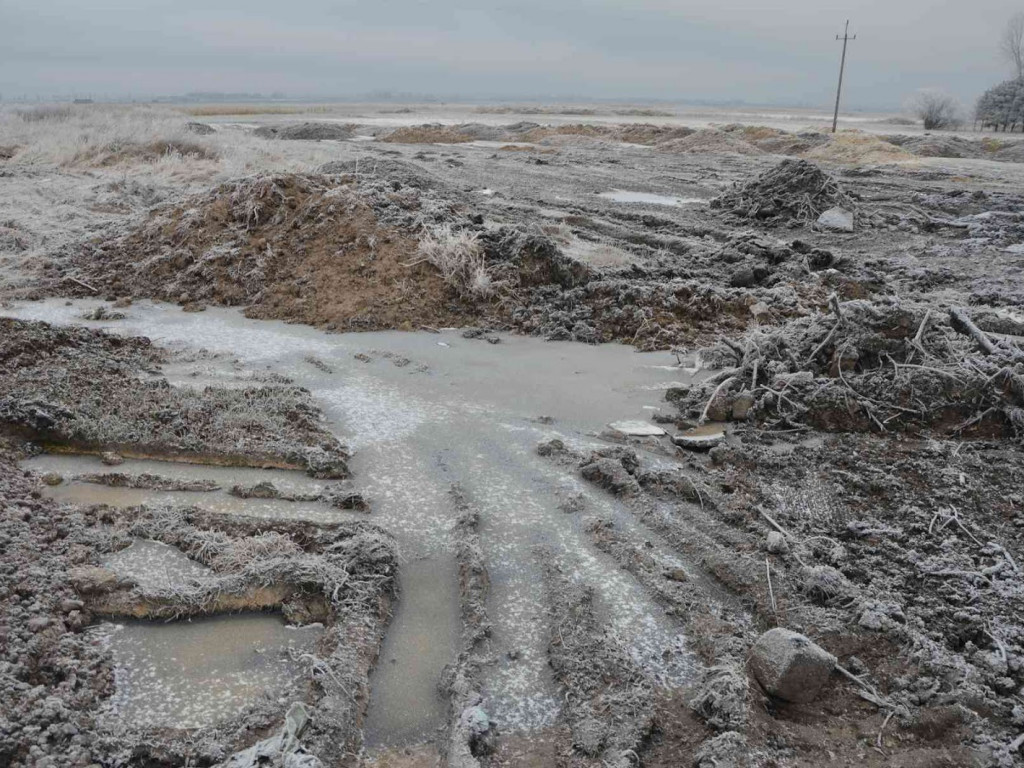 Na Wrzosowej zmagają się z problemem podtopień. Czy droga ulegnie zniszczeniu? - MojaKruszwica.pl
